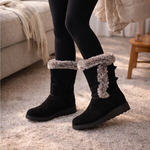 Bearpaw Black Suede Faux Fur Trim Boots Size 7.5 Like New